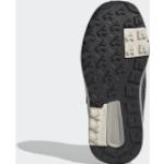 Chaussures de randonnée adidas Terrex grises légères à scratchs look fashion 