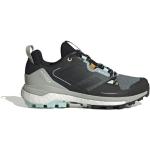 Chaussures de randonnée adidas Terrex Skychaser noires en fil filet en gore tex à lacets pour femme en promo 
