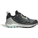 Chaussures de randonnée adidas Terrex Skychaser noires en fil filet en gore tex à lacets pour femme en promo 