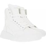 Baskets à lacets de créateur Alexander McQueen blanches look casual pour femme 