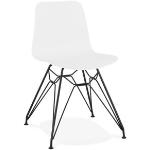 ALTEREGO Chaise design 'GAUDY' blanche style industriel avec pied en métal noir