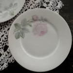 Assiettes en porcelaine rose pastel en porcelaine 