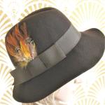 Chapeaux Fedora marron chocolat en feutre à motif New York look fashion 