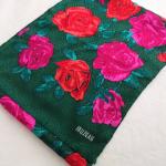 Foulards en soie rose fushia à fleurs look vintage 