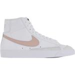 Chaussures montantes Nike Blazer Mid '77 blanches Pointure 37,5 rétro pour femme en promo 