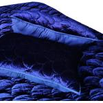 Dessus de lit bleu marine patchwork en velours à pompons modernes 
