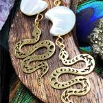 Boucles d'oreilles dorées en or à motif serpents créoles 24 carats 