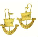 Boucles d'oreilles croix dorées en or à motif bateaux 18 carats avec rubis look médiéval 