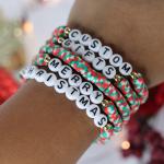 Bracelets de perles pour fêtes de Noël rouges à perles personnalisés pour fille 