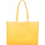 Sacs cabas de créateur Chanel jaunes à logo en caoutchouc seconde main pour femme 