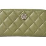 Portefeuilles de créateur Chanel vert mousse à rayures en cuir en cuir seconde main look vintage 