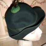 Chapeaux verts en laine à motif New York look vintage 