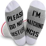 Chaussettes fantaisie avec citation de l'émission télévisée « Please Do Not Disturb I'm Watching » - Gris - Medium