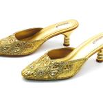 Chaussures dorées à strass avec un talon entre 3 et 5cm pour femme 