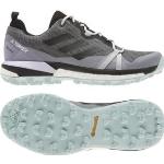 Chaussures de randonnée adidas Terrex Skychaser grises en tissu en gore tex à lacets Pointure 36 avec un talon jusqu'à 3cm pour femme 