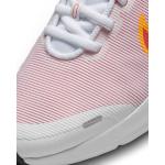 Chaussures Nike Downshifter 12 pour Enfant Couleur : White/Laser Orange-Coral Chalk-Sea Coral Taille : 37.5 EU | 5Y US