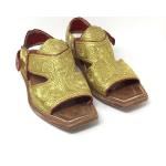 Sandales dorées en cuir en cuir style ethnique pour femme 