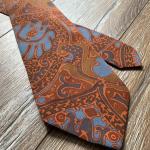 Cravates en soie marron à motif paisley en soie made in France pour homme 