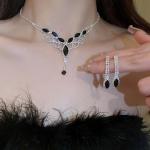 Parures de bijoux gris acier en acier finition polie look fashion pour femme 