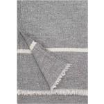 Couvertures gris clair en laine à franges 
