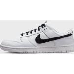Chaussures de basketball  Nike Dunk Low blanches 