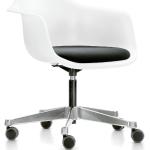 Eames Plastic Arm Chair PACC avec coussin d'assise Vitra - 44035600