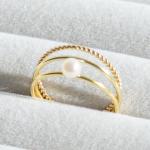 Bagues pour la Saint-Valentin gris acier en or à perles en perle 14 carats classiques 