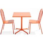 Tables carrées design orange en acier 
