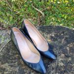 Escarpins bleu marine en cuir en cuir look vintage pour femme 