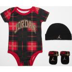 Ensembles bébé Nike Essentials rouges Taille 3 mois pour bébé en promo de la boutique en ligne Snipes 