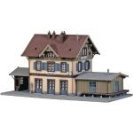 FALLER Kit de maquette de gare de Güglingen avec 213 pièces individuelles 119 x 56 x 60 mm Accessoires de modélisme ferroviaire I Bâtiment Z Modèle de gare standard