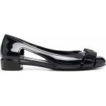 Chaussures casual de créateur Ferragamo noires en caoutchouc à bouts en amande look casual pour femme 