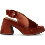 Sandales plates Ganni marron en velours éco-responsable Pointure 39 avec un talon de plus de 9cm look fashion pour femme 