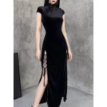 Robes en velours noires en velours look gothique pour femme en promo 