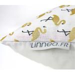 Housses de coussin Linnea Design dorées all over en coton à motif flamants roses 40x40 cm 