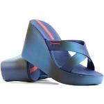 Tongs compensées Ipanema bleues en caoutchouc Pointure 38 avec un talon entre 7 et 9cm look fashion pour femme 