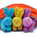 Figurines en coton à motif lapins 