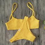 Bikinis push-up jaunes à volants en promo 