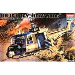 Maquette hélicoptère : uh-1c huey heavy hog academy