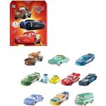 Mattel Disney - Pixar Cars Coffret de 10 véhicules Mini Racers, voitures de course miniatures avec roues fonctionnelles, véhicules inspirés des films Cars, pour enfants à partir de 3 ans, HBW15
