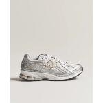 Baskets  New Balance 1906R blanches pour homme 
