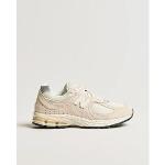 Baskets  New Balance 2002R taupe pour homme 