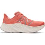 Chaussures de running New Balance Fresh Foam rouge corail en fil filet pour femme en promo 