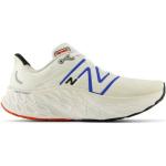Chaussures de running New Balance Fresh Foam blanches en fil filet pour homme en promo 