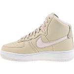 Baskets Nike Air Force 1 blanches en cuir en cuir Pointure 42 look fashion pour femme 