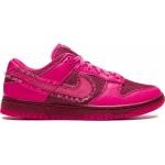 Chaussures pour la Saint-Valentin Nike Dunk roses en cuir en cuir à bouts ronds pour femme 