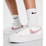 Baskets à lacets Nike Blazer Low blanches en cuir à lacets Pointure 42,5 look casual pour femme en promo 