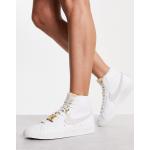 Baskets Nike Blazer Mid '77 blanches en caoutchouc vintage à lacets Pointure 36 look casual pour femme en promo 