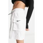 Shorts cargo Nike Essentials blancs Taille XS classiques pour femme en promo 