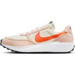Baskets basses Nike Waffle orange look casual pour homme 